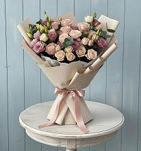 Букет цветов из:  Розы и Лизиантусы в Новоукраинском