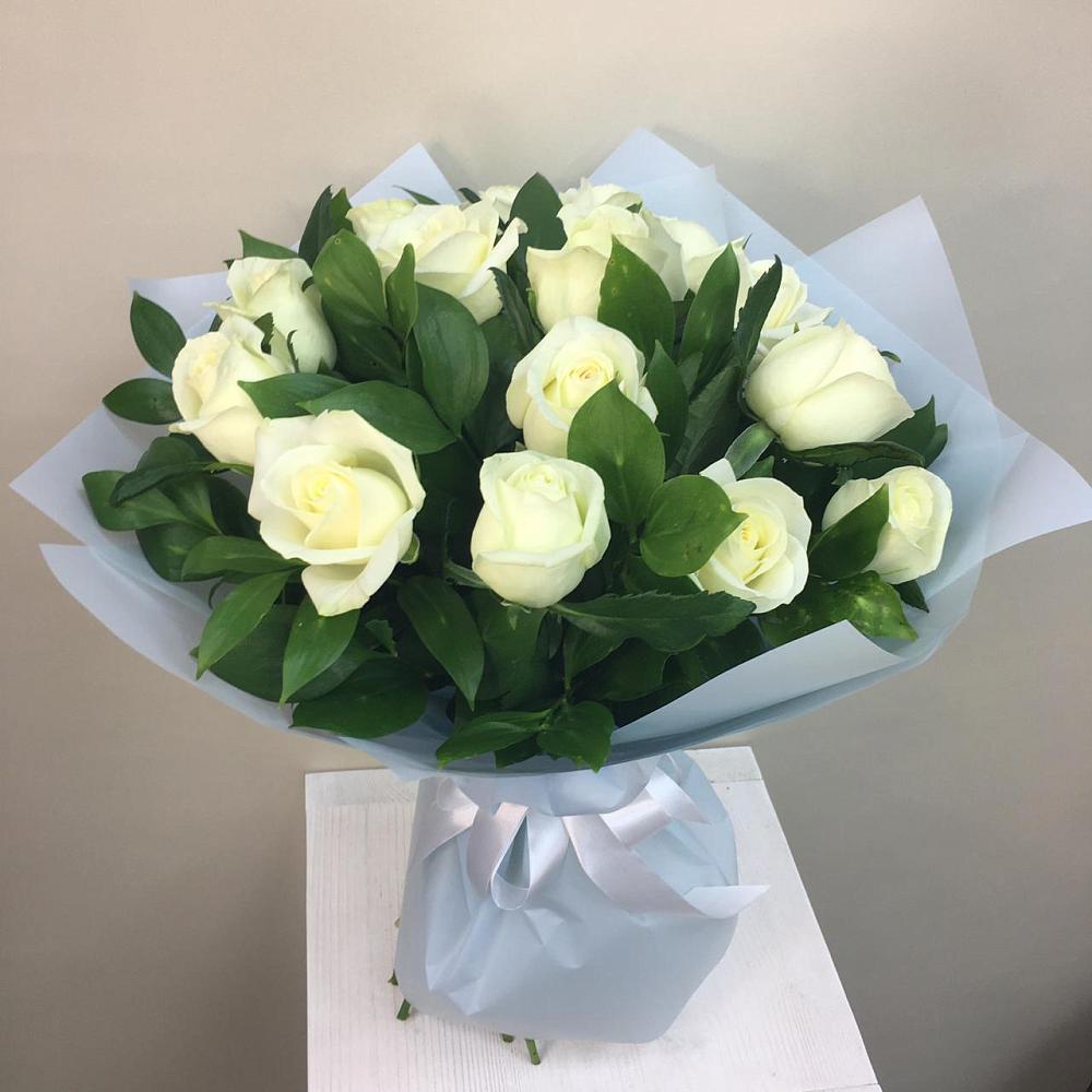 Букет 15 Белых роз Проуд в Новоукраинском