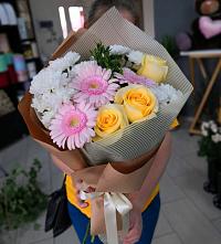 Букет цветов из:  Герберы, Розы и Хризантемы в Новоукраинском