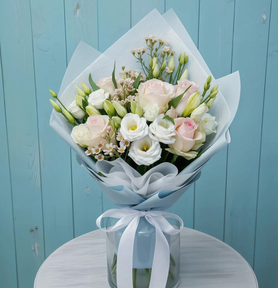 Букет цветов из: Розы и Лизиантусы в Новоукраинском