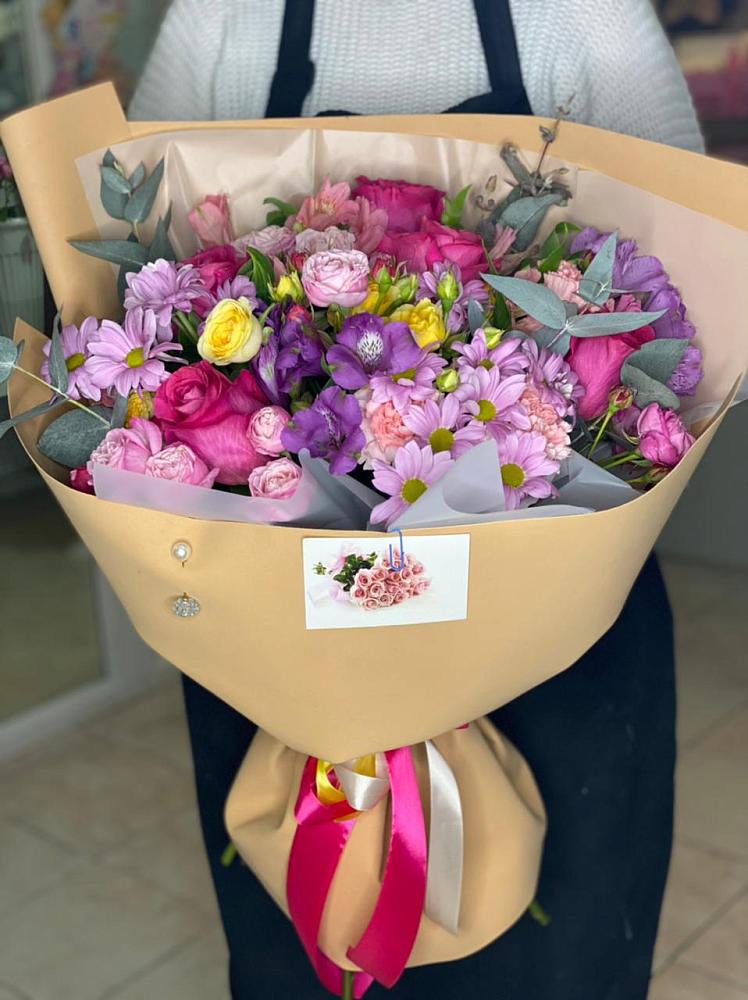 Букет цветов из: Хризантемы, Гвоздики и Альстромерии в Новоукраинском