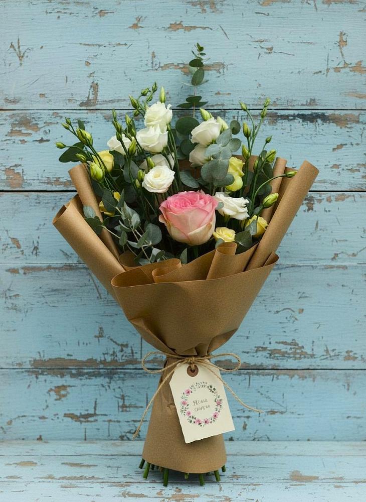 Букет цветов из: Розы и Лизиантусы в Новоукраинском