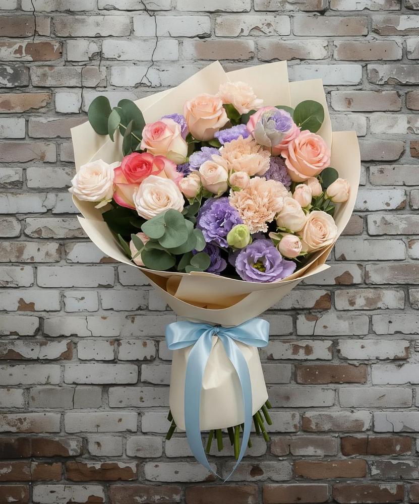 Букет цветов из: Розы, Лизиантусы и Гвоздики в Новоукраинском