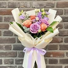 Букет цветов из:  Лизиантусы и Розы в Новоукраинском