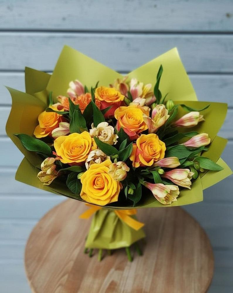 Букет цветов из: Альстромерии и Розы в Новоукраинском