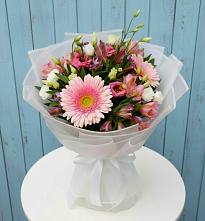 Букет цветов из:  Герберы, Альстромерии и Лизиантусы в Новоукраинском