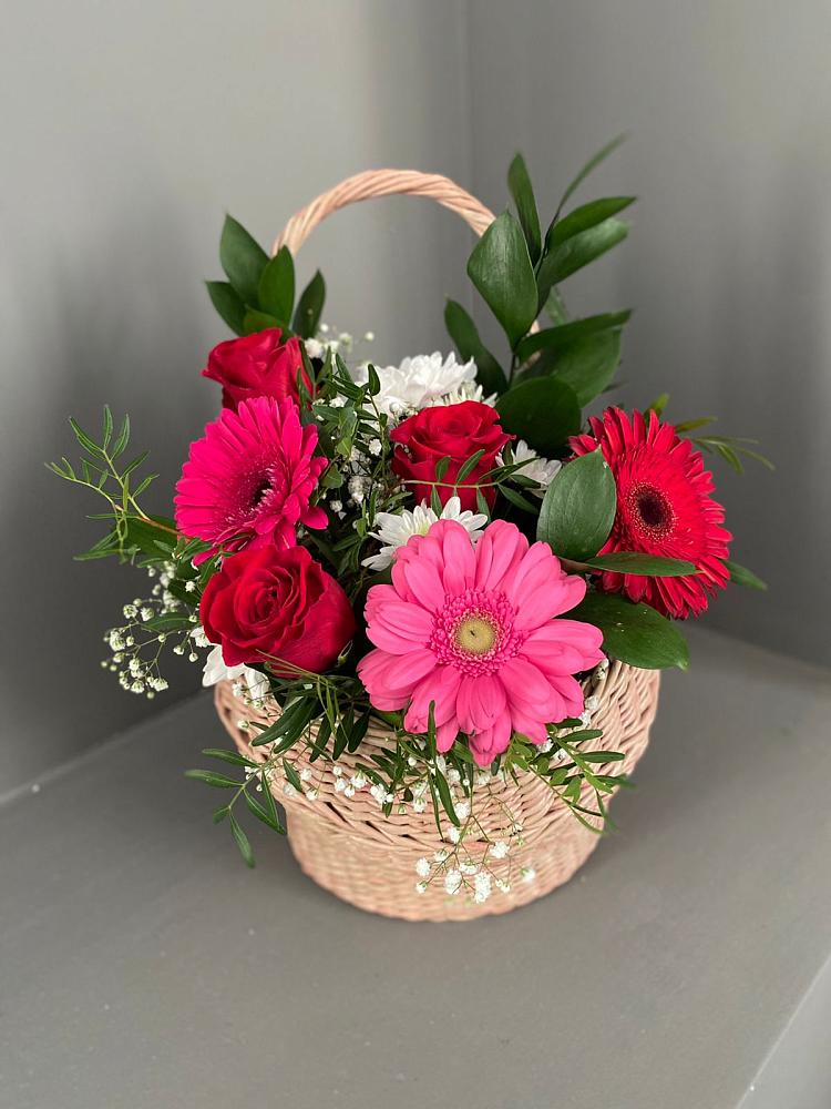 Цветочная композиция из Розы, Хризантемы и Герберы в корзине в Новоукраинском