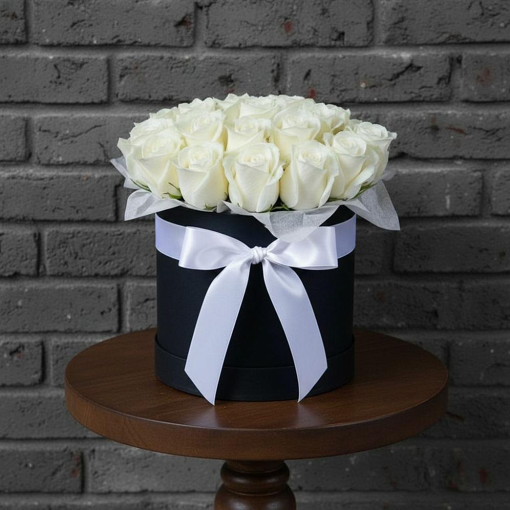 Цветочная композиция из Розы в шляпной коробке в Новоукраинском