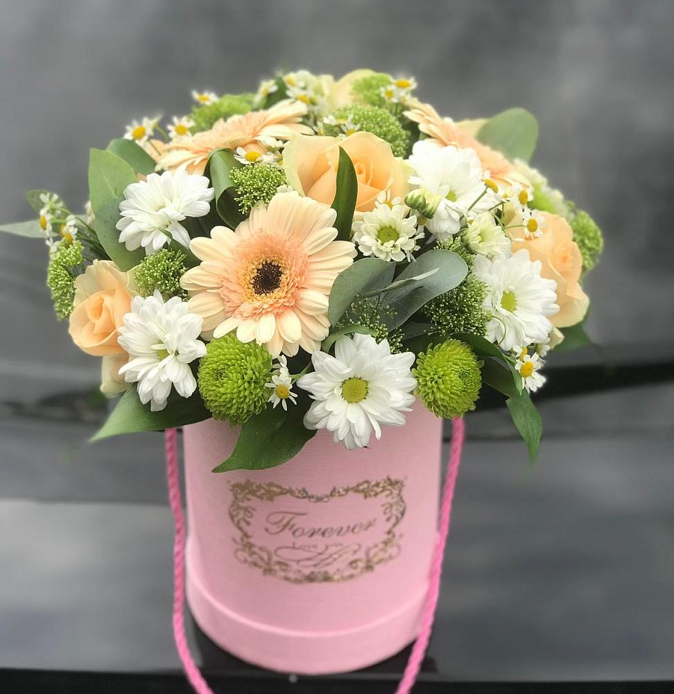 Цветочная композиция из Розы, Герберы и Хризантемы в шляпной коробке в Новоукраинском