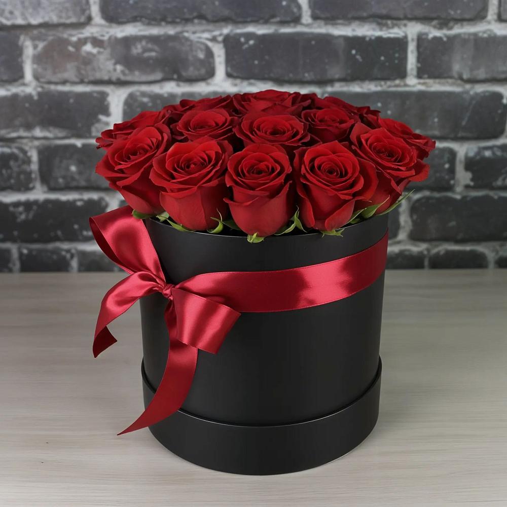 Цветочная композиция из Розы в шляпной коробке в Новоукраинском