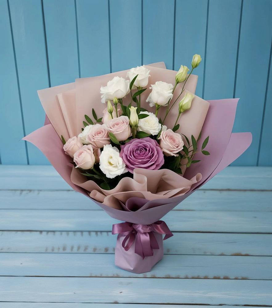 Букет цветов из: Розы и Лизиантусы в Новоукраинском