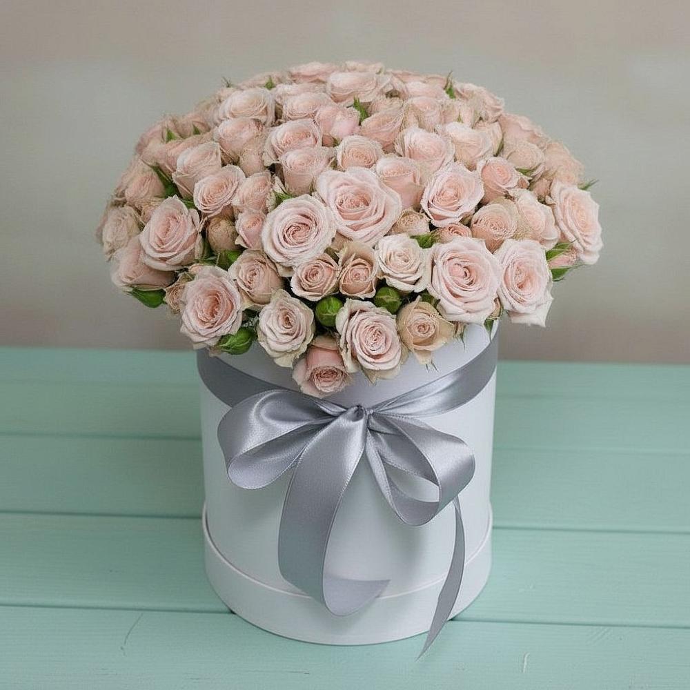 Цветочная композиция из Розы в шляпной коробке в Новоукраинском